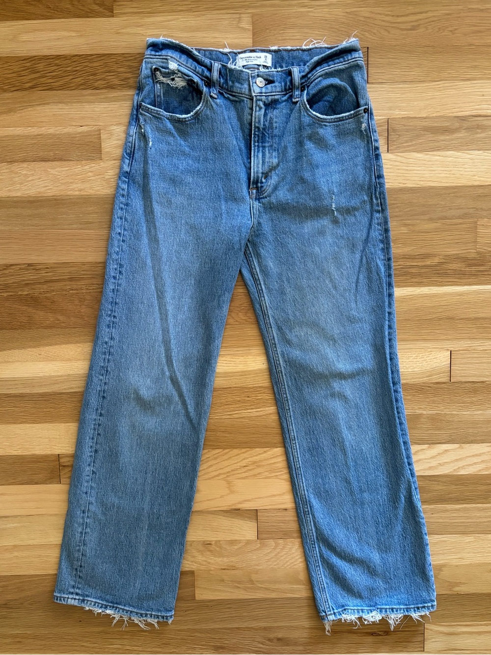 Abercrombie & Fitch The 90’s Relaxed Jean High Rise - Medium Wash, Size 28/6 S - Picture 2 of 7